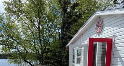 Awesome Lakefront. Step off the lower deck into the water.