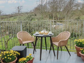 Outdoor dining - Cantref House Top Floor (Brecon)
