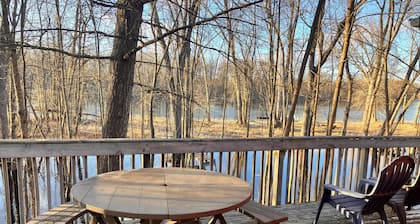 Bear Point Hideout on Menominee River