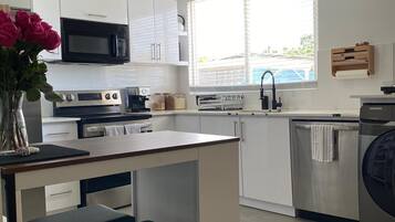 Comfort House, Balcony, Poolside | In-room dining