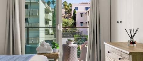 2 habitaciones, acceso a internet y ropa de cama