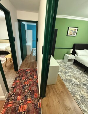 4 Schlafzimmer, Schreibtisch, Bügeleisen/Bügelbrett, WLAN