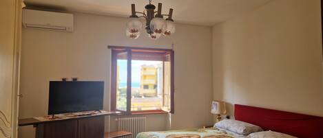 3 chambres, fer et planche à repasser, Wi-Fi gratuit, draps fournis