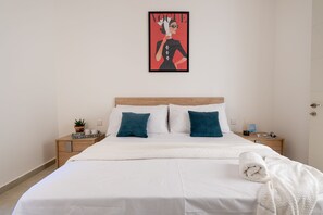 3 室のベッドルーム、アイロン / アイロン台、WiFi (無料)、ベッドシーツ