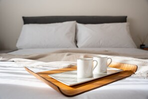 3 slaapkamers, een strijkplank/strijkijzer, gratis wifi, beddengoed
