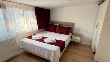 Quarto casal standard, vista para a cidade | Cofres nos quartos, quartos à prova de som