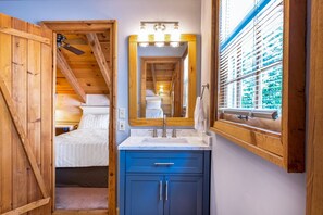 4 soverom, internettilgang og sengetøy