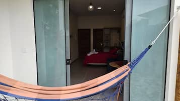 1 dormitori, planxa i posts de planxar, wifi i roba de llit