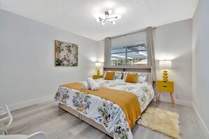 3 bedrooms, in-room safe, desk, iron/ironing board - 20% Off Near Beach! | Heated Pool|Family Fun Villa (Oakland Park)