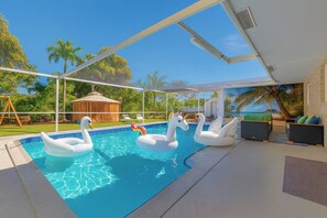 Outdoor pool, a heated pool - 20% Off Near Beach! | Heated Pool|Family Fun Villa (Oakland Park)