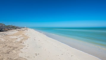 A la platja
