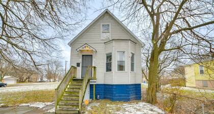 2 Mi to Red Line: Chicago Home Near Sherman Park