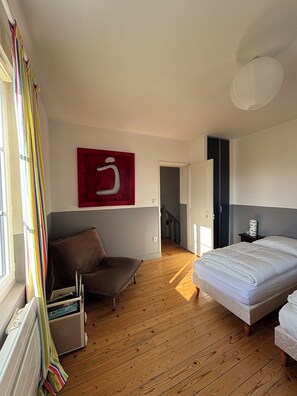 3 chambres, fer et planche à repasser, lit parapluie, Wi-Fi gratuit