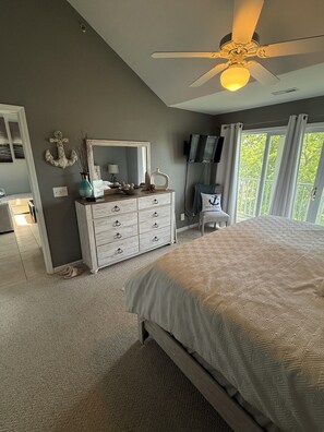 3 bedrooms, iron/ironing board, travel cot, free WiFi - Lakefront Parkview Bay Condo/Amazing Views/Easy Access/3 Bedroom/3 Bath (Osage Beach)