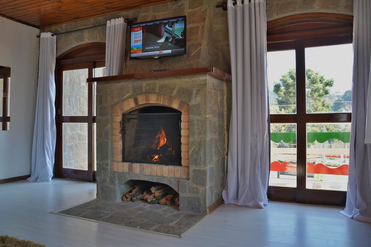 Deluxe Double Room | Interior entrance