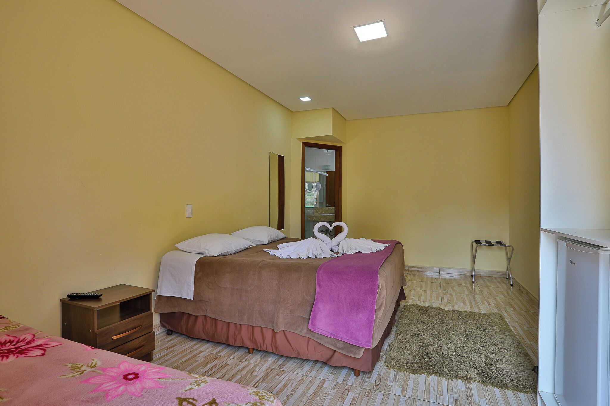 컴포트룸 | 무료 WiFi, 침대 시트