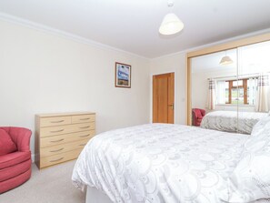 2 bedrooms, individually decorated, individually furnished, free WiFi