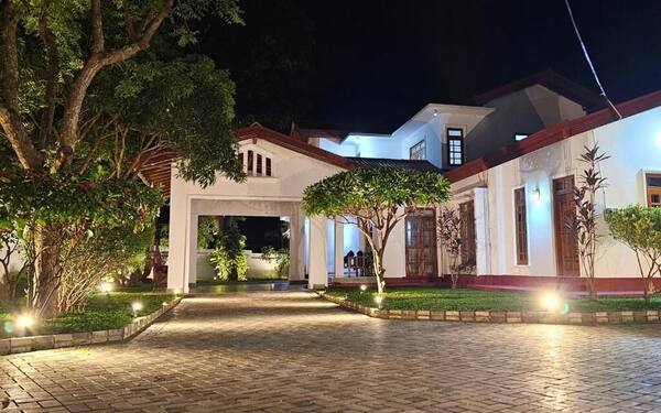 Niwahana Holiday Resort - Double Room with Park View 2