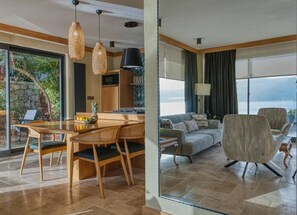 Smart TV, fireplace, offices - Captivating Casa la Calypso (Kaş)
