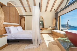 5 bedrooms, desk, iron/ironing board, free WiFi - Thalia, A Joyful Serenity Unmasked (Kas)