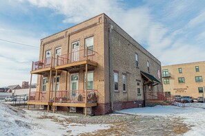 Exterior - Downtown I Keyless Entry, Queen Bed, Free Parking (Fargo)