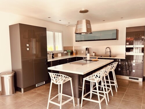 Villa Aurea : un havre de paix avec piscine / 8 pers