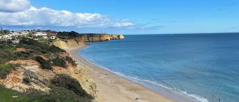 Beach nearby, sun loungers, beach towels