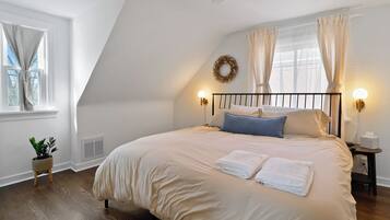 2 bedrooms, desk, iron/ironing board, travel cot
