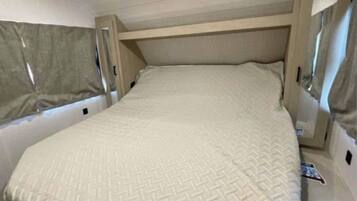 2 室のベッドルーム、WiFi、ベッドシーツ