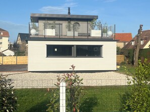 المنشأة من  الخارج