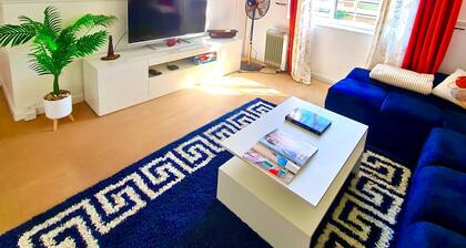 Elisha's City Apartment
Home to relax for families, couple or friends or alone,