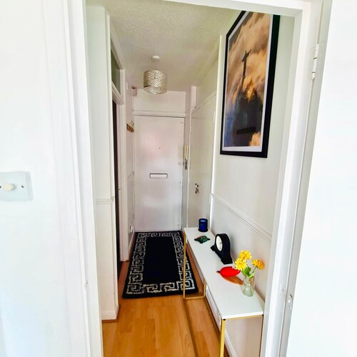 Elisha's City Apartment
Home  to relax for families, couple or friends or alone,