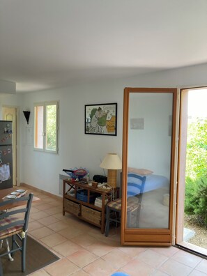 Interior - The sea the scrub the silence (Coti-Chiavari)