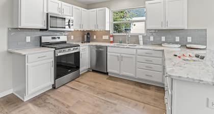Escape to Paradise in the Village of Glenbrook!