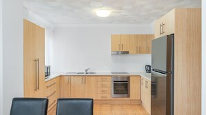 Microwave, dishwasher