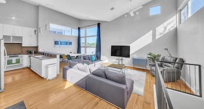 NEW! Modern Comfort in the Heart of Museum District