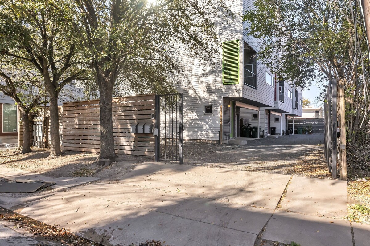 Photo 2 of NEW! Modern Comfort in the Heart of Museum District