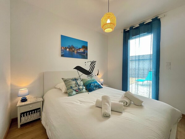 3 slaapkamers, een strijkplank/strijkijzer, reisbedje, gratis wifi