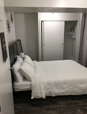 1 chambre, fer et planche à repasser, Wi-Fi, draps fournis