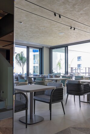Free daily continental breakfast - Green Light Hotel (Ksamil)