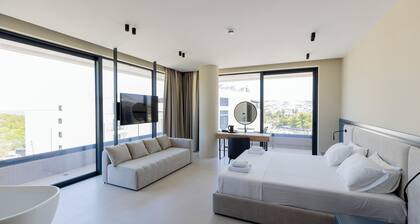 Green Light Hotel