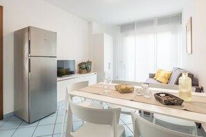 Apartment, 2 Schlafzimmer, Klimaanlage | Wohnbereich