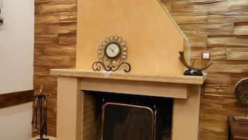 1 habitación, caja de seguridad en la habitación y escritorio