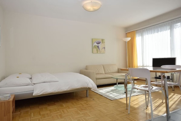 1 bedroom, iron/ironing board, WiFi, bed sheets