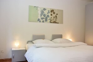 2 dormitorios, tabla de planchar con plancha, wifi y ropa de cama