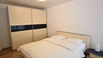 1 Schlafzimmer, Schreibtisch, Bügeleisen/Bügelbrett, WLAN