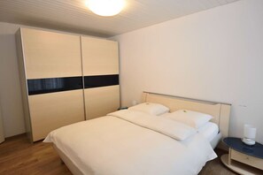 1 Schlafzimmer, Schreibtisch, Bügeleisen/Bügelbrett, WLAN