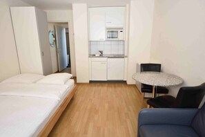 Bügeleisen/Bügelbrett, WLAN, Bettwäsche