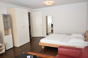 1 bedroom, iron/ironing board, WiFi, bed sheets