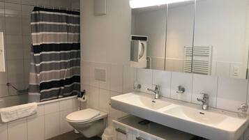 Hårtork och handdukar